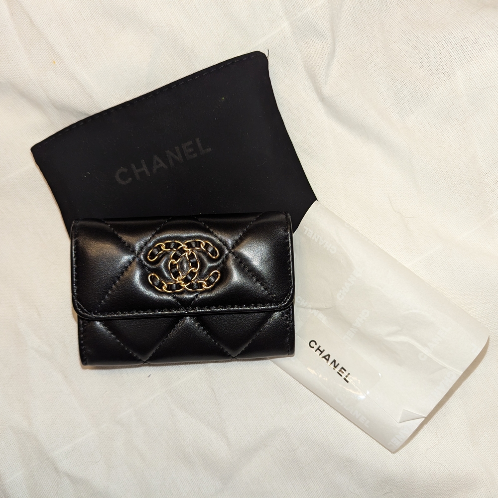 Chanel Black Quilted Leather Wallet